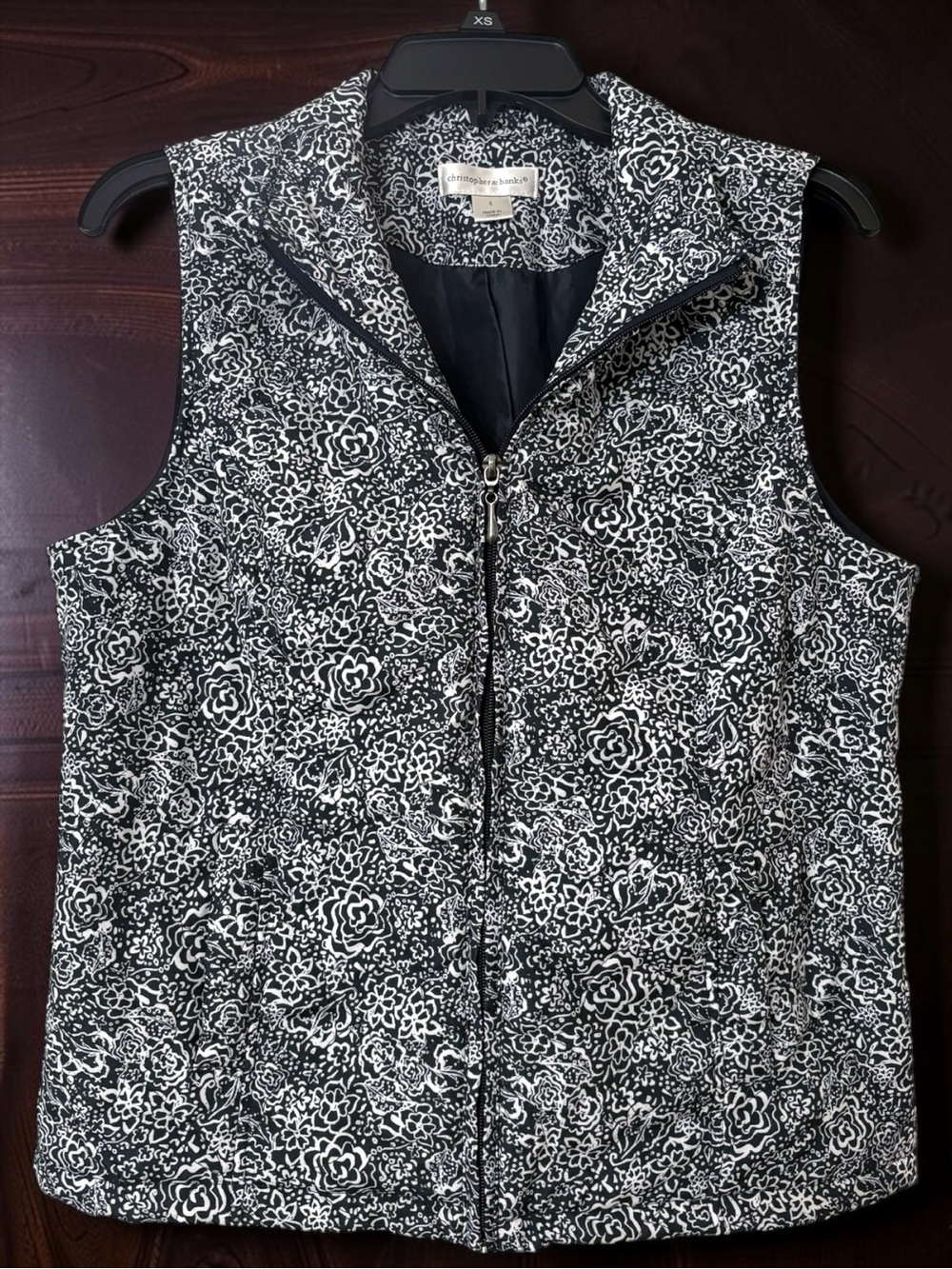 NWOT Christopher & Banks Women’s Small Quilted Vest Top Navy Blue & White Floral